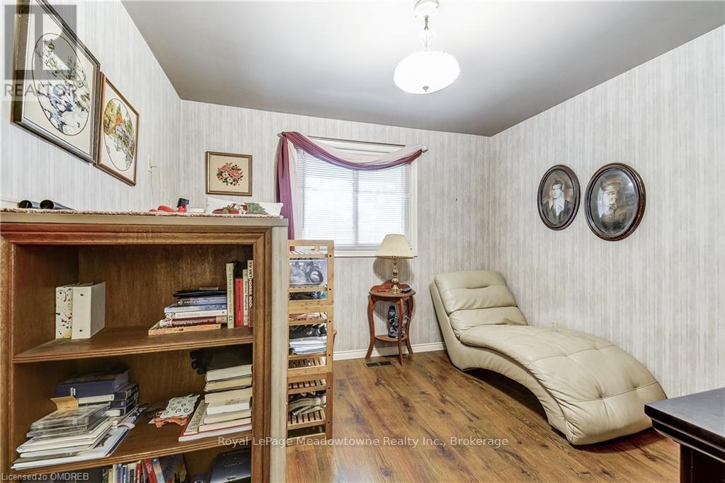1602 6 Highway N Property Photo 21