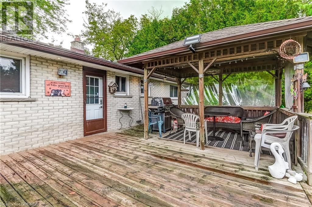 1602 6 Highway N Property Photo 27