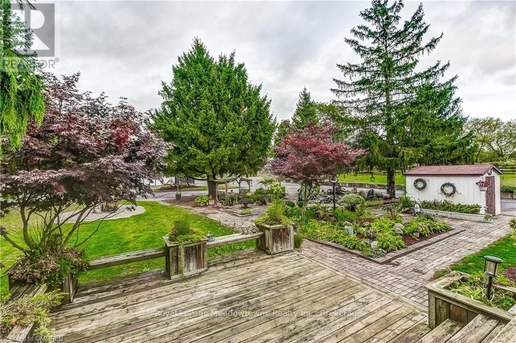 1602 6 Highway N Property Photo 29