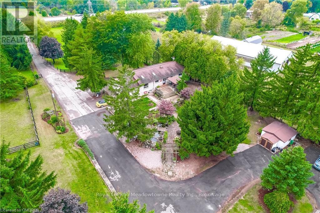 1602 6 Highway N Property Photo 33