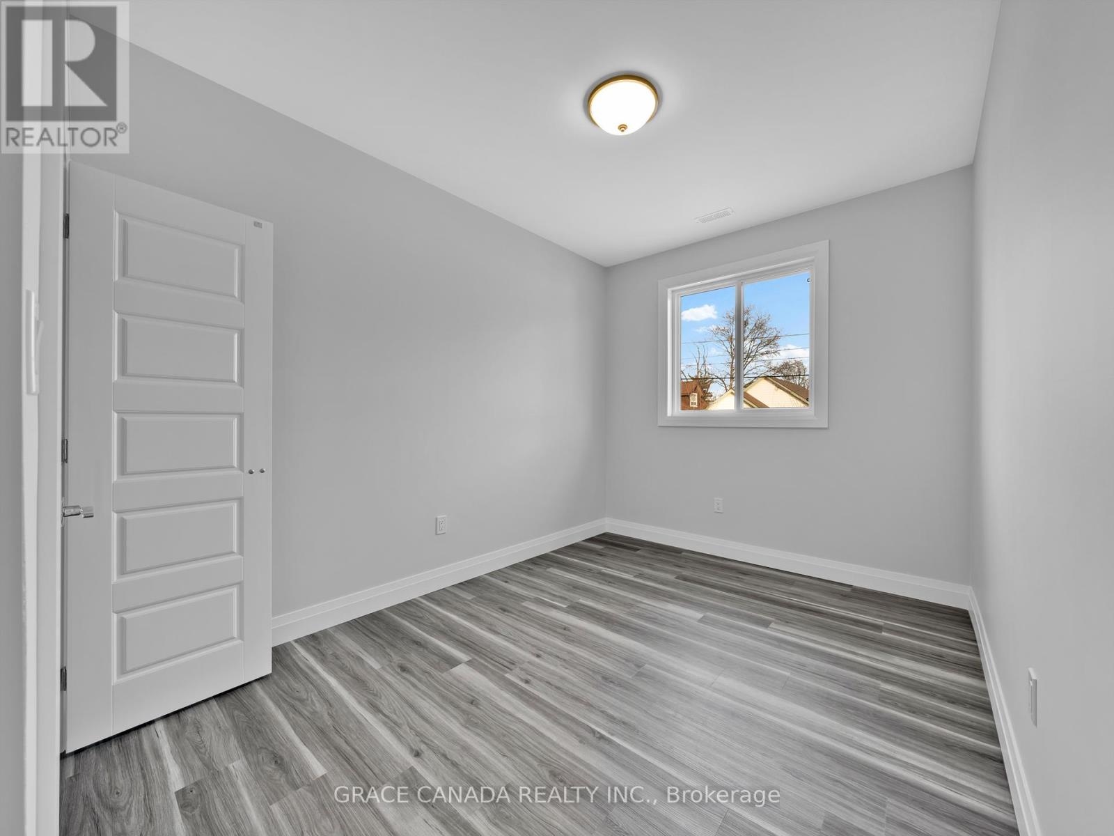 1 - 3549 Peter Street Property Photo 17