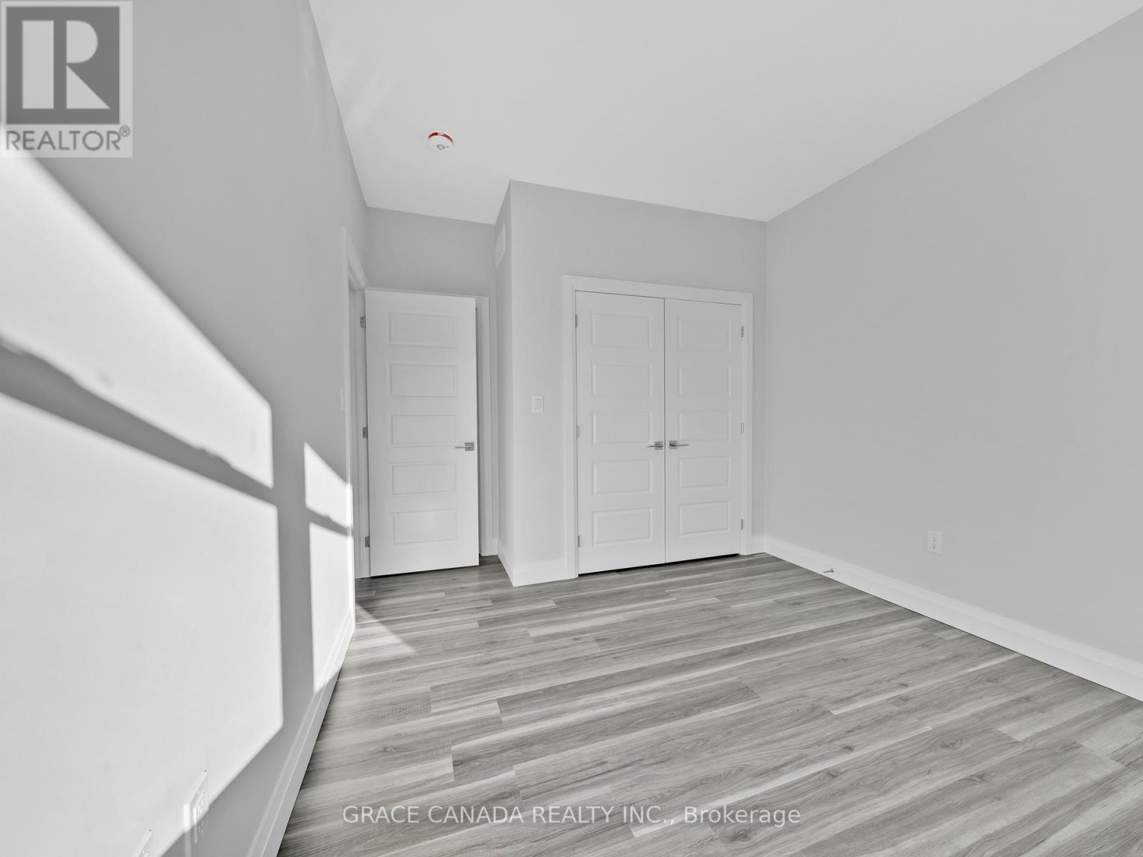 1 - 3549 Peter Street Property Photo 20