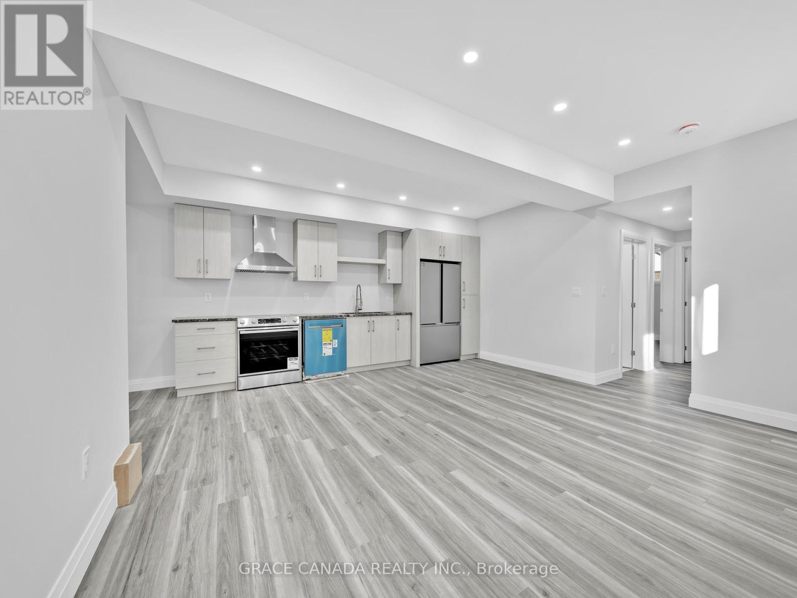 1 - 3549 Peter Street Property Photo 25
