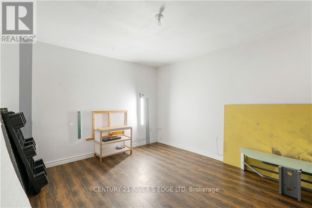 10429 Pleasant Valley Road Property Photo 10