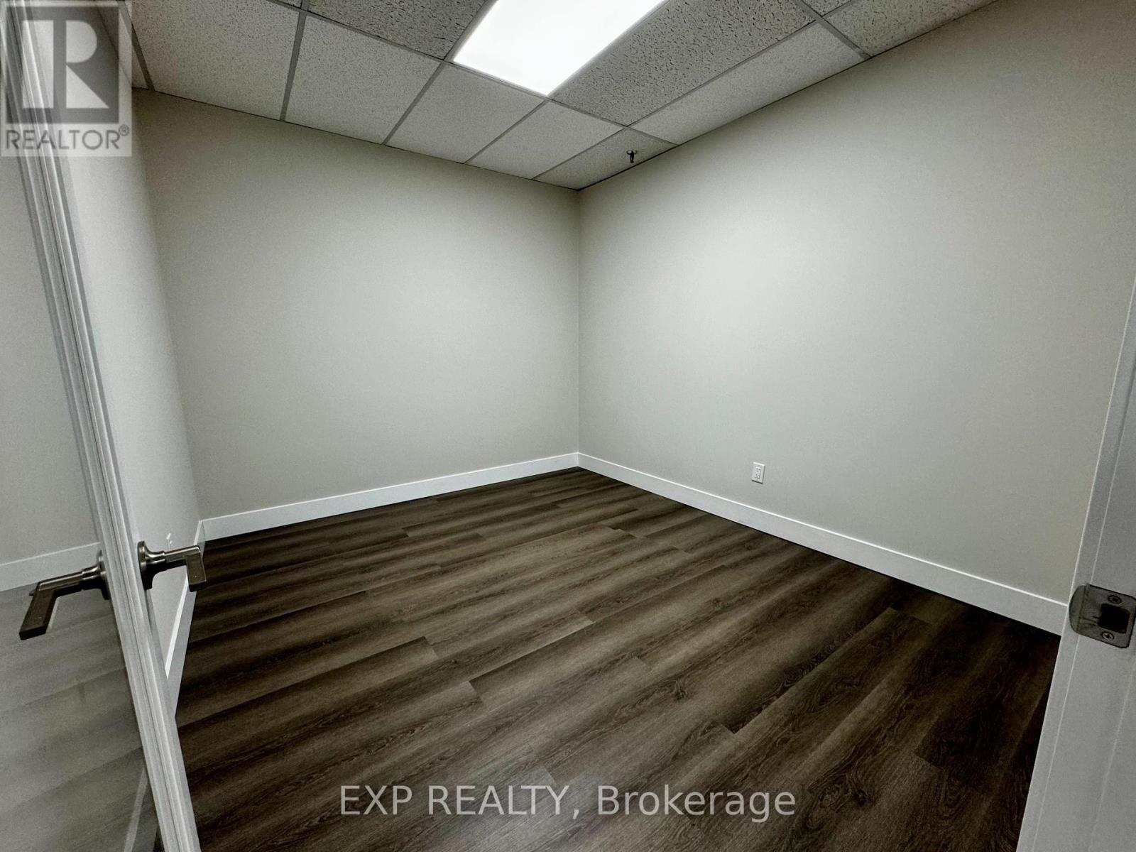 206 - 101 Cherryhill Boulevard Property Photo 4