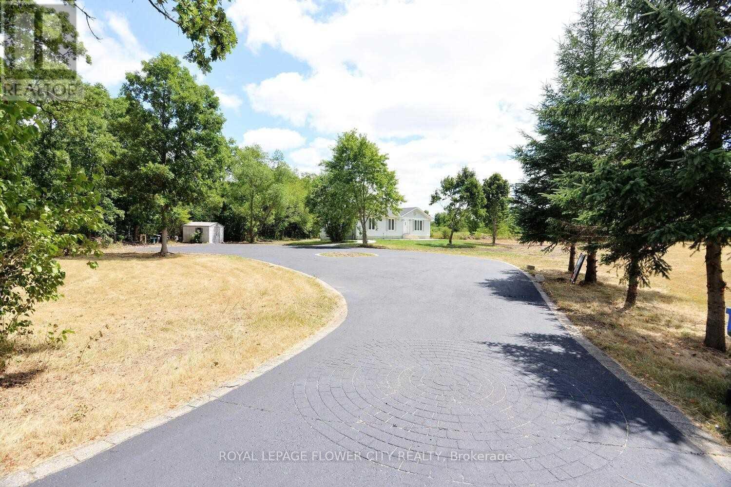 795 Stone Rd E Property Photo 2