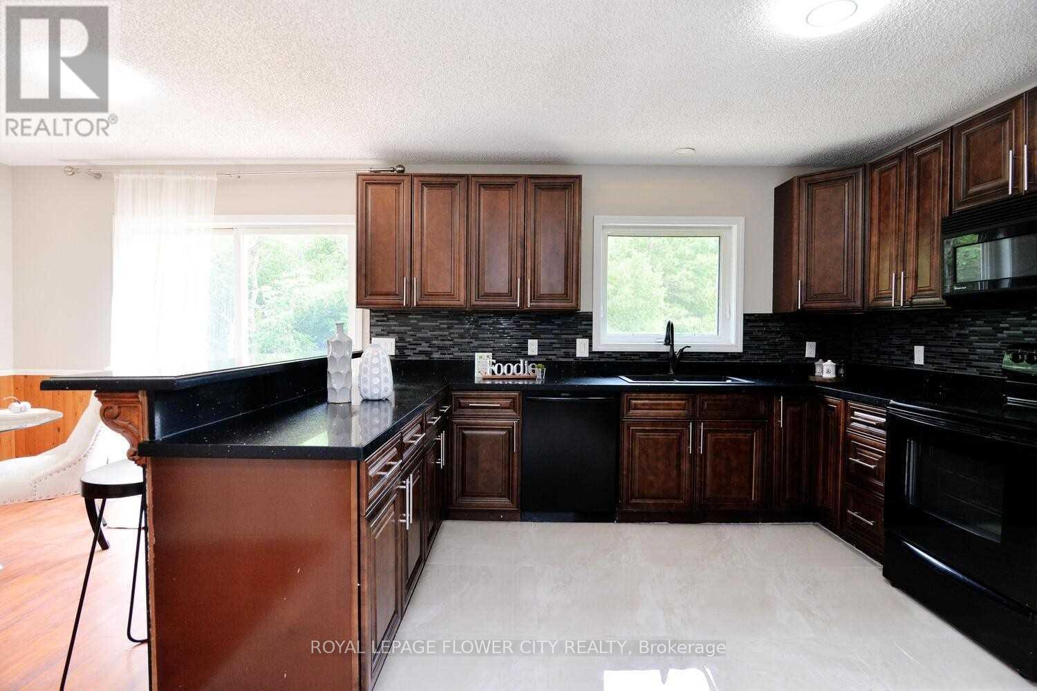 795 Stone Rd E Property Photo 11