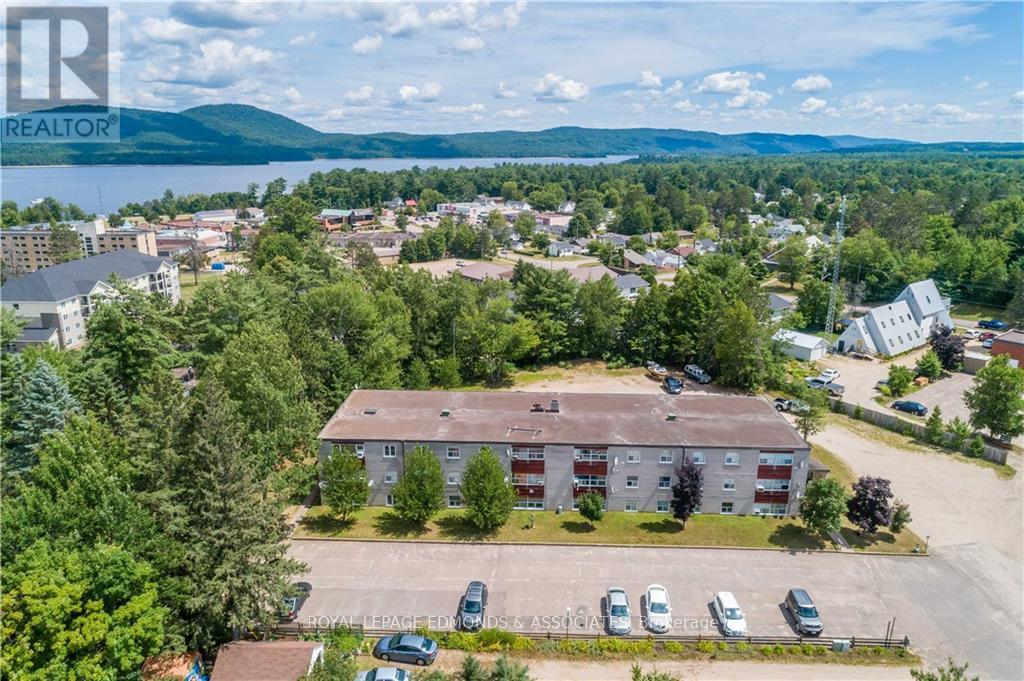 42a Huron Street Property Photo 2