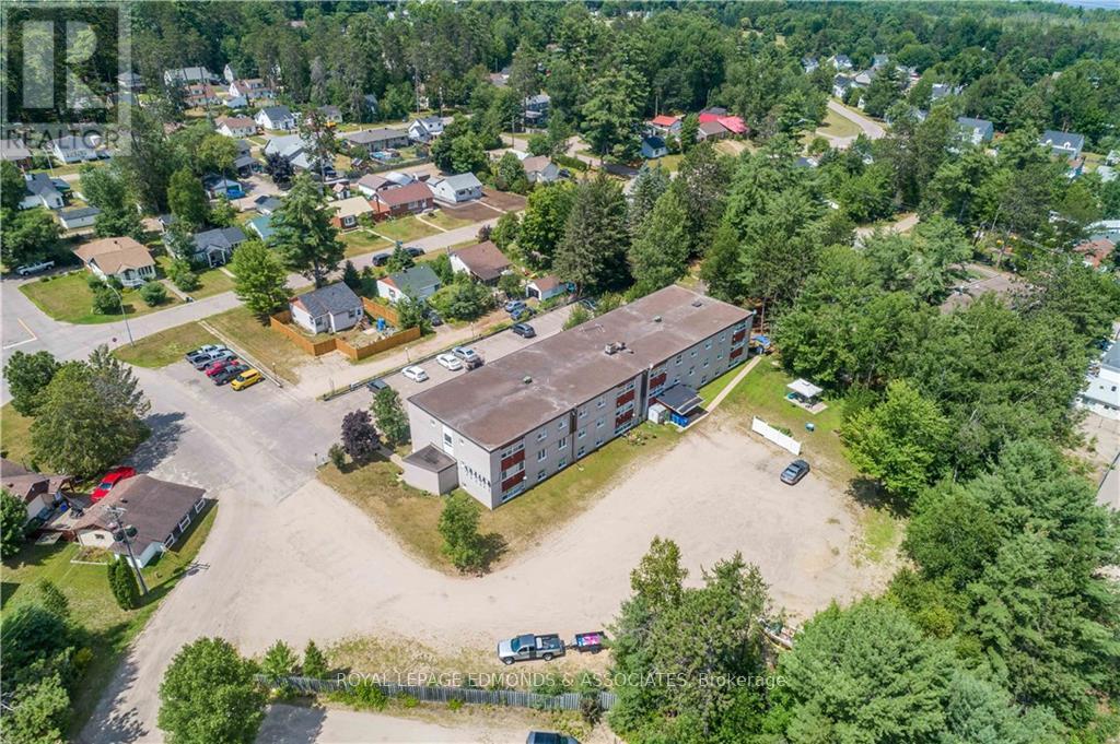 42a Huron Street Property Photo 4