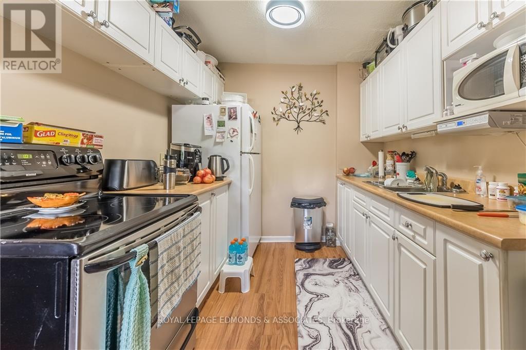 42a Huron Street Property Photo 13