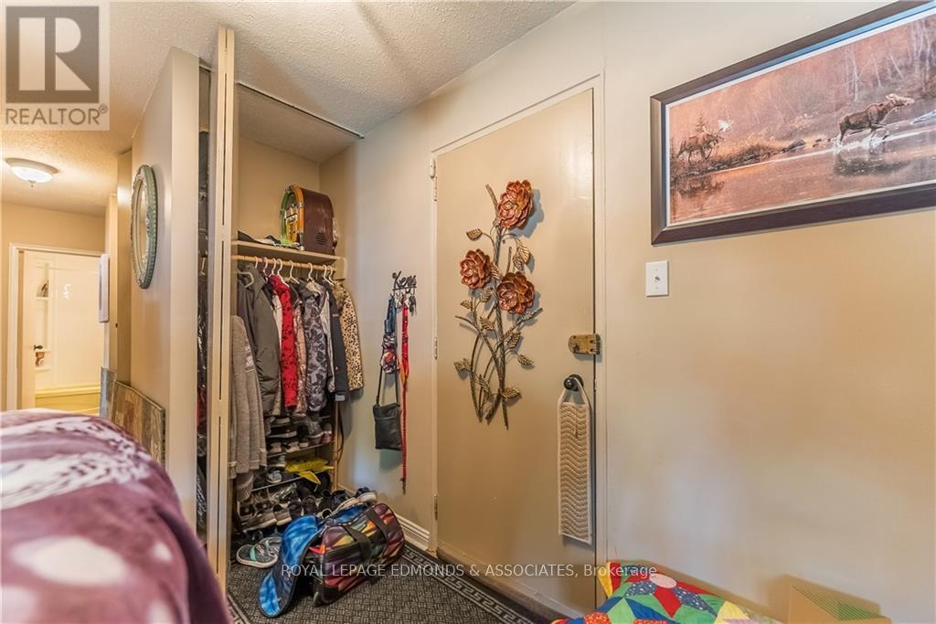 42a Huron Street Property Photo 15