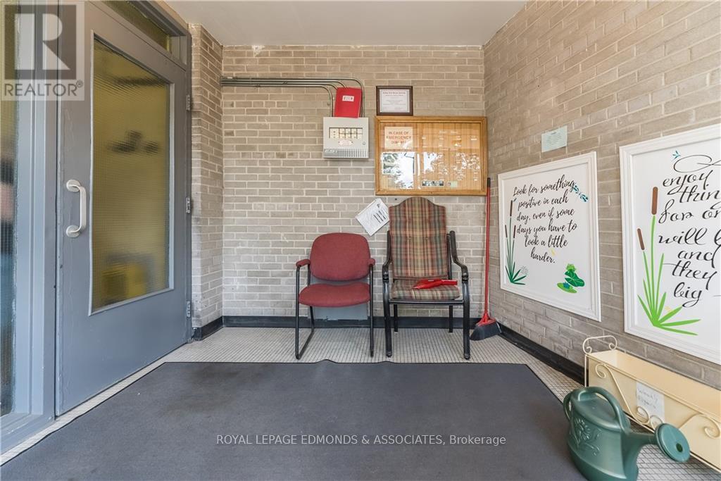 42a Huron Street Property Photo 19
