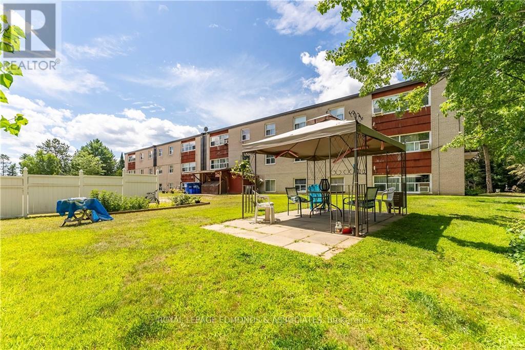 42a Huron Street Property Photo 28