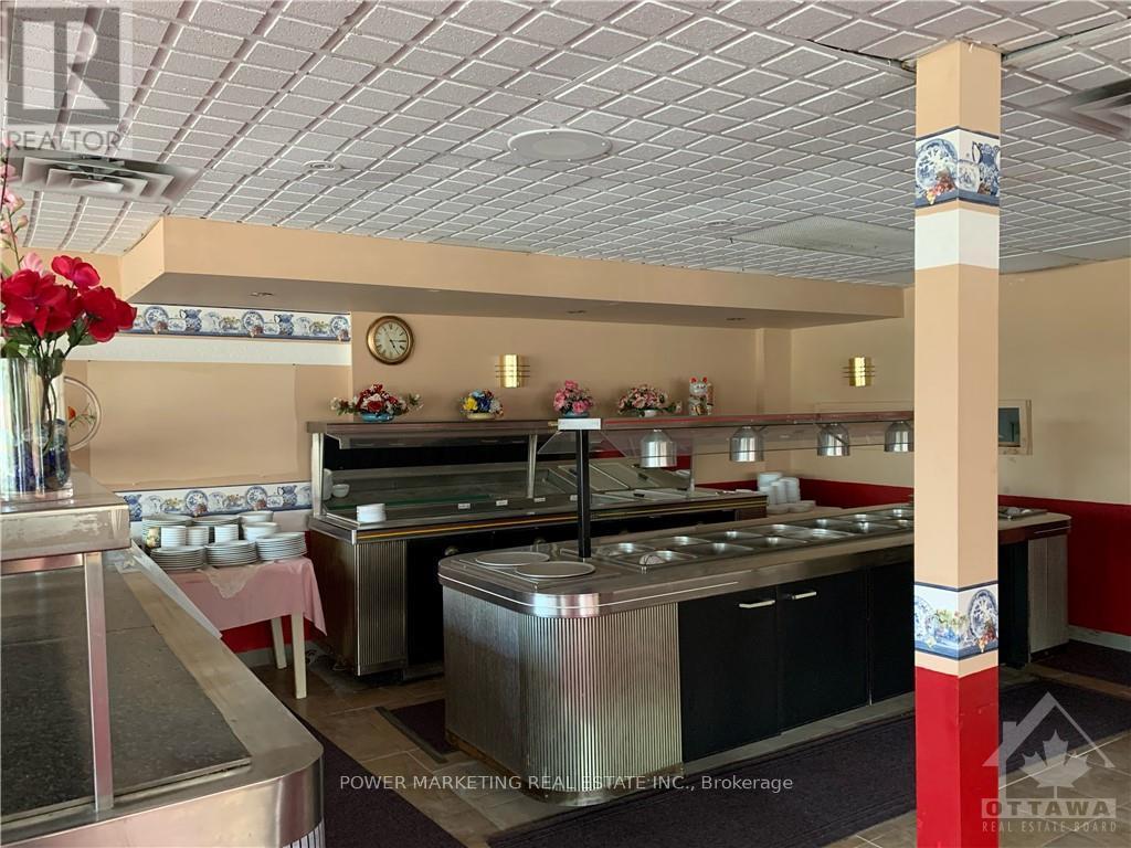 3762 Champlain Road Property Photo 4