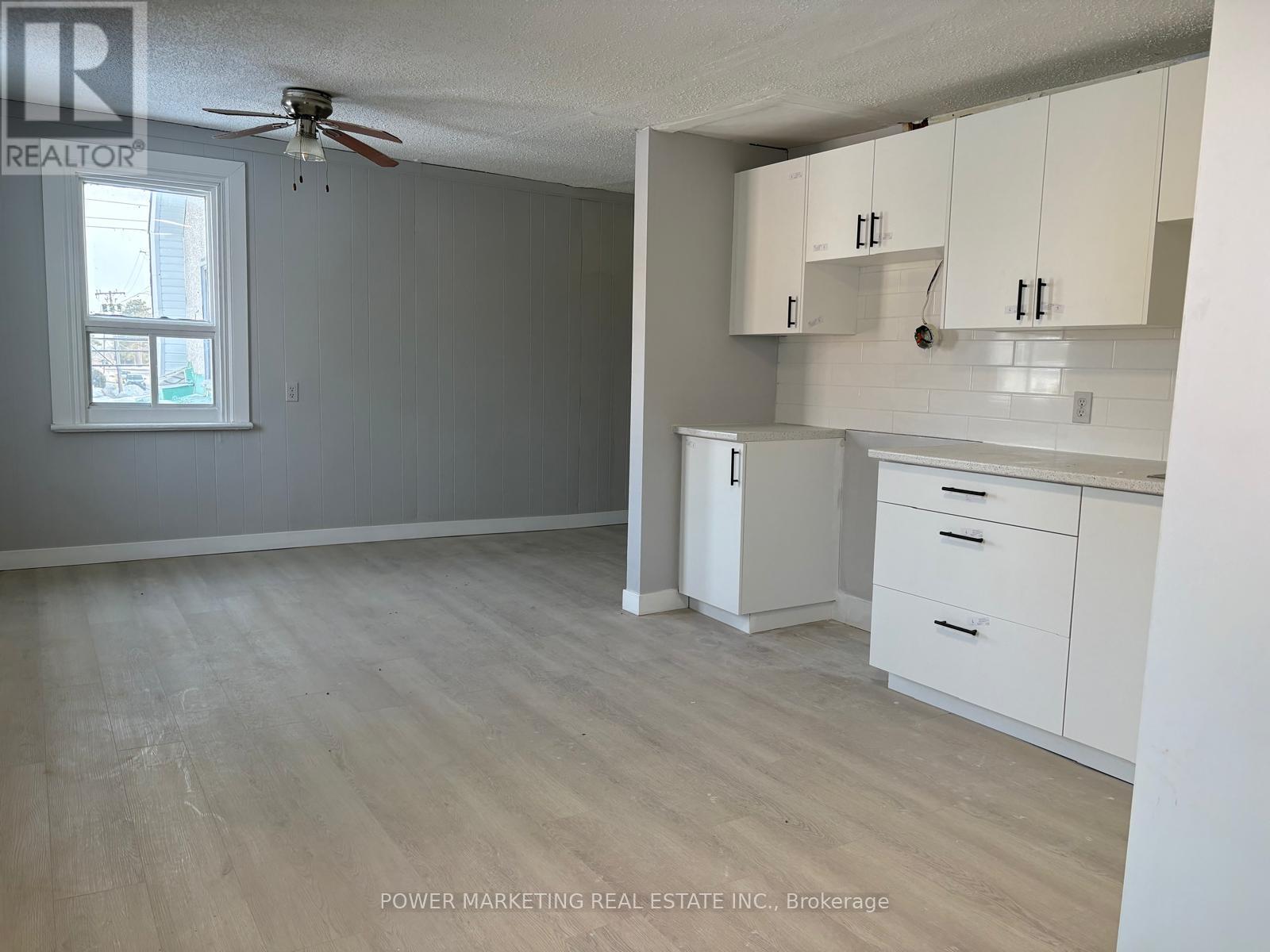 3762 Champlain Road Property Photo 9