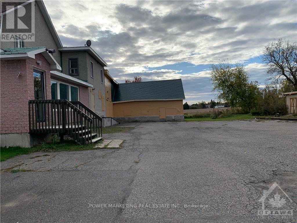 3762 Champlain Road Property Photo 16