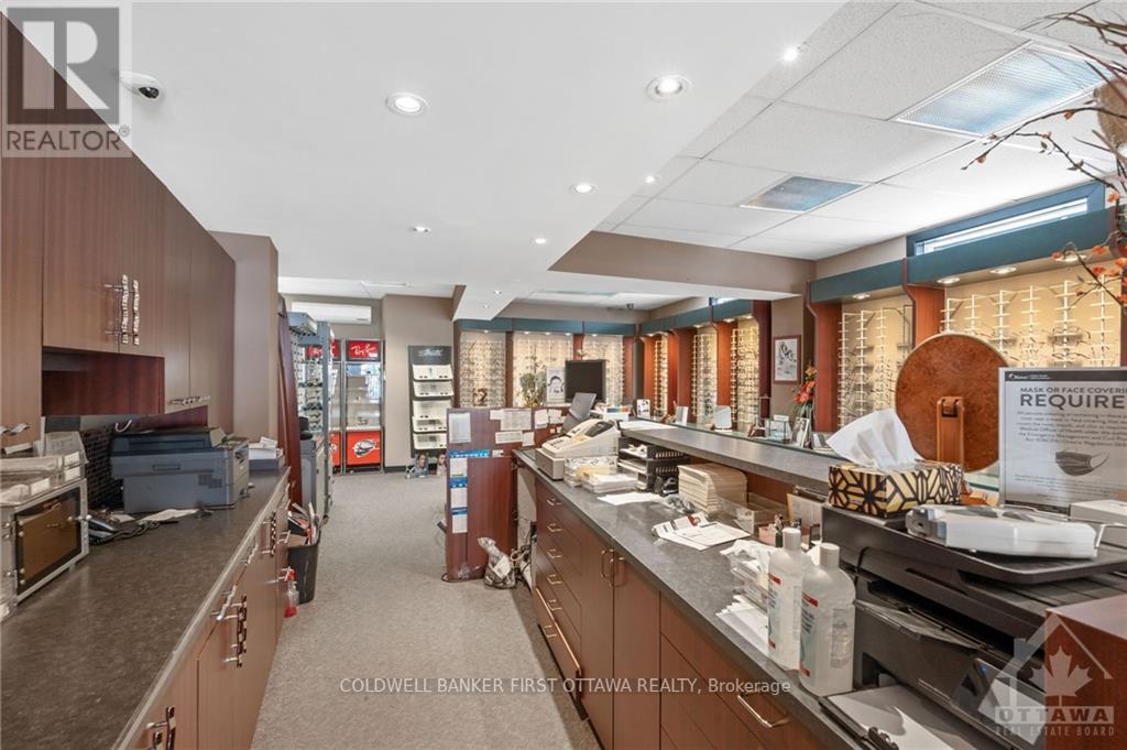 1 - 752 Somerset Street W Property Photo 13