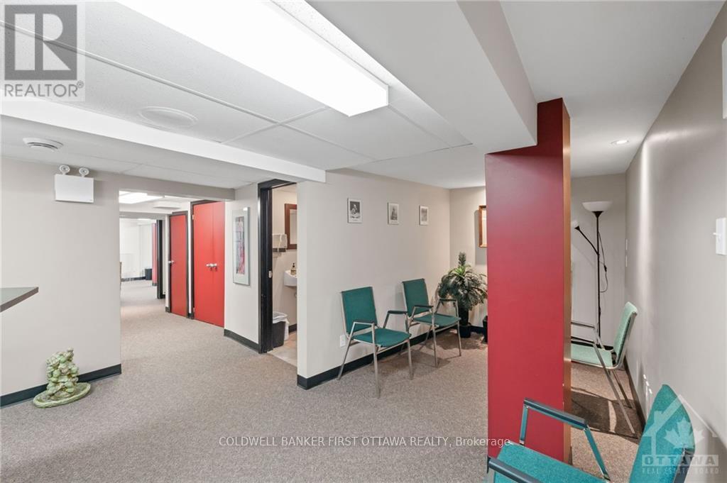 1 - 752 Somerset Street W Property Photo 18