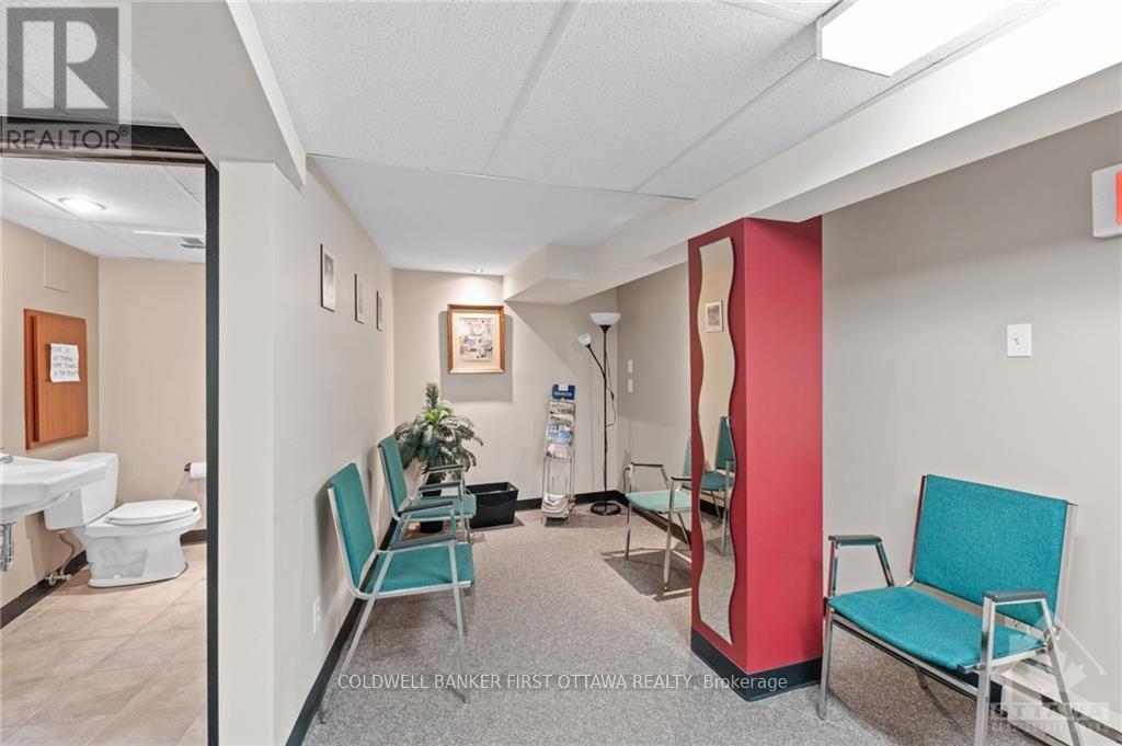 1 - 752 Somerset Street W Property Photo 19