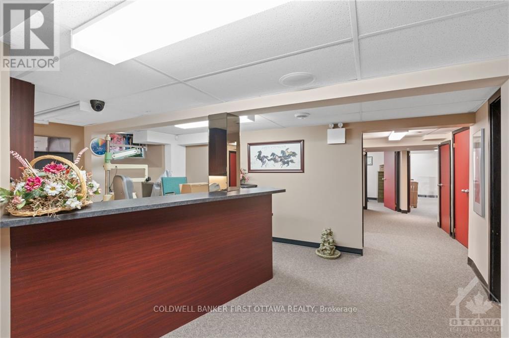 1 - 752 Somerset Street W Property Photo 21