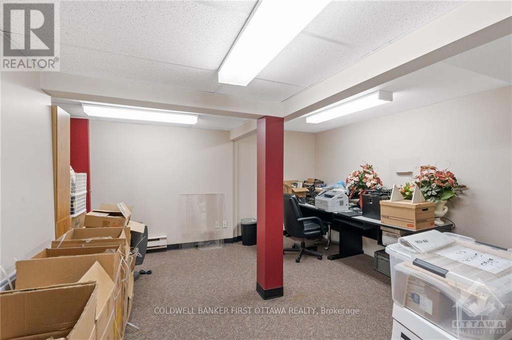 1 - 752 Somerset Street W Property Photo 29