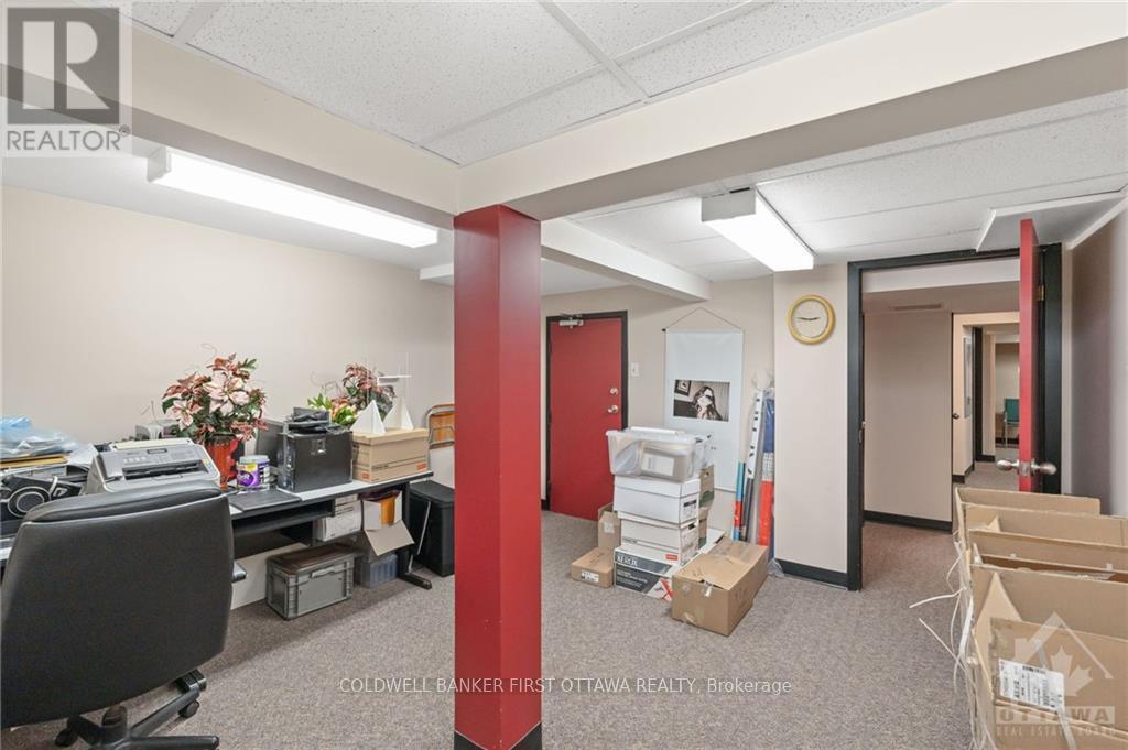 1 - 752 Somerset Street W Property Photo 30