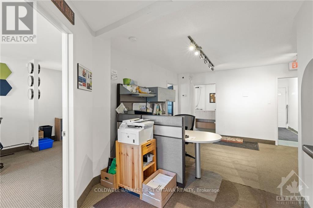 346 Waverley Street Property Photo 5