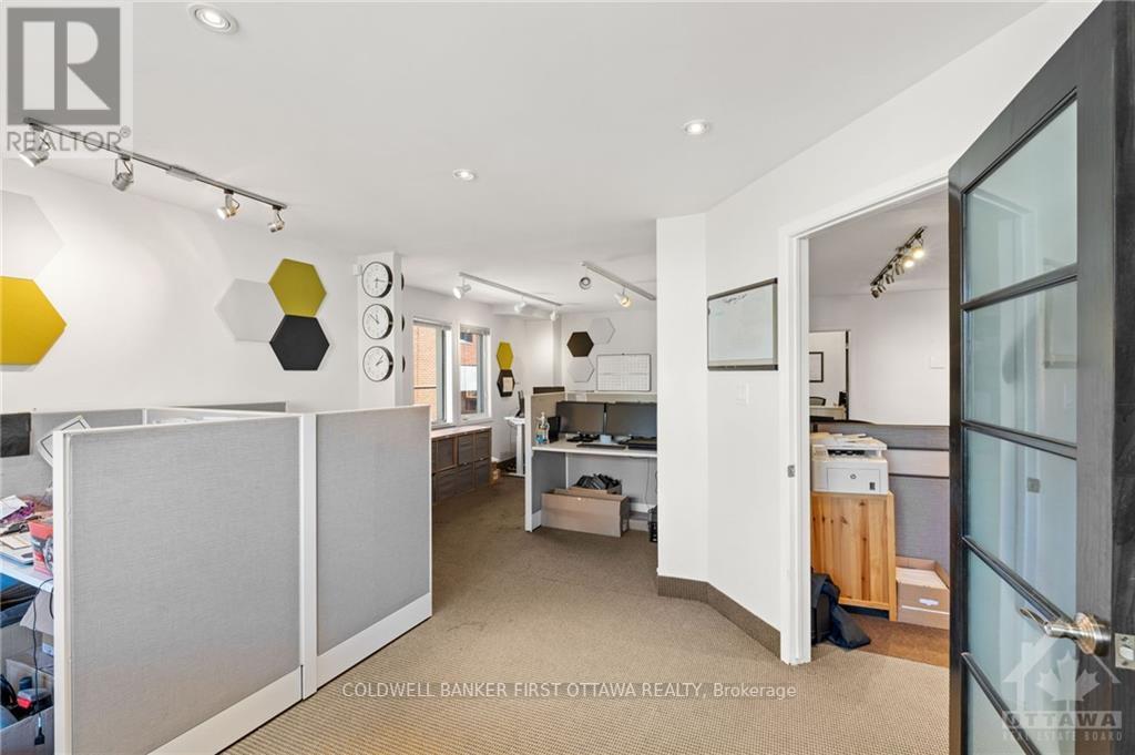 346 Waverley Street Property Photo 7