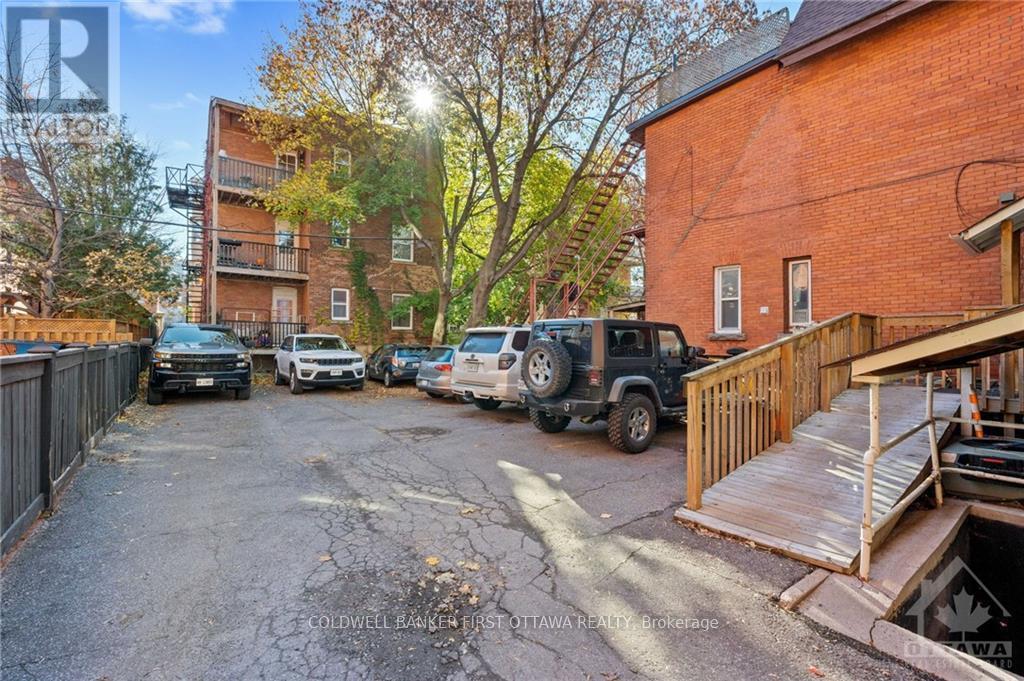 346 Waverley Street Property Photo 16