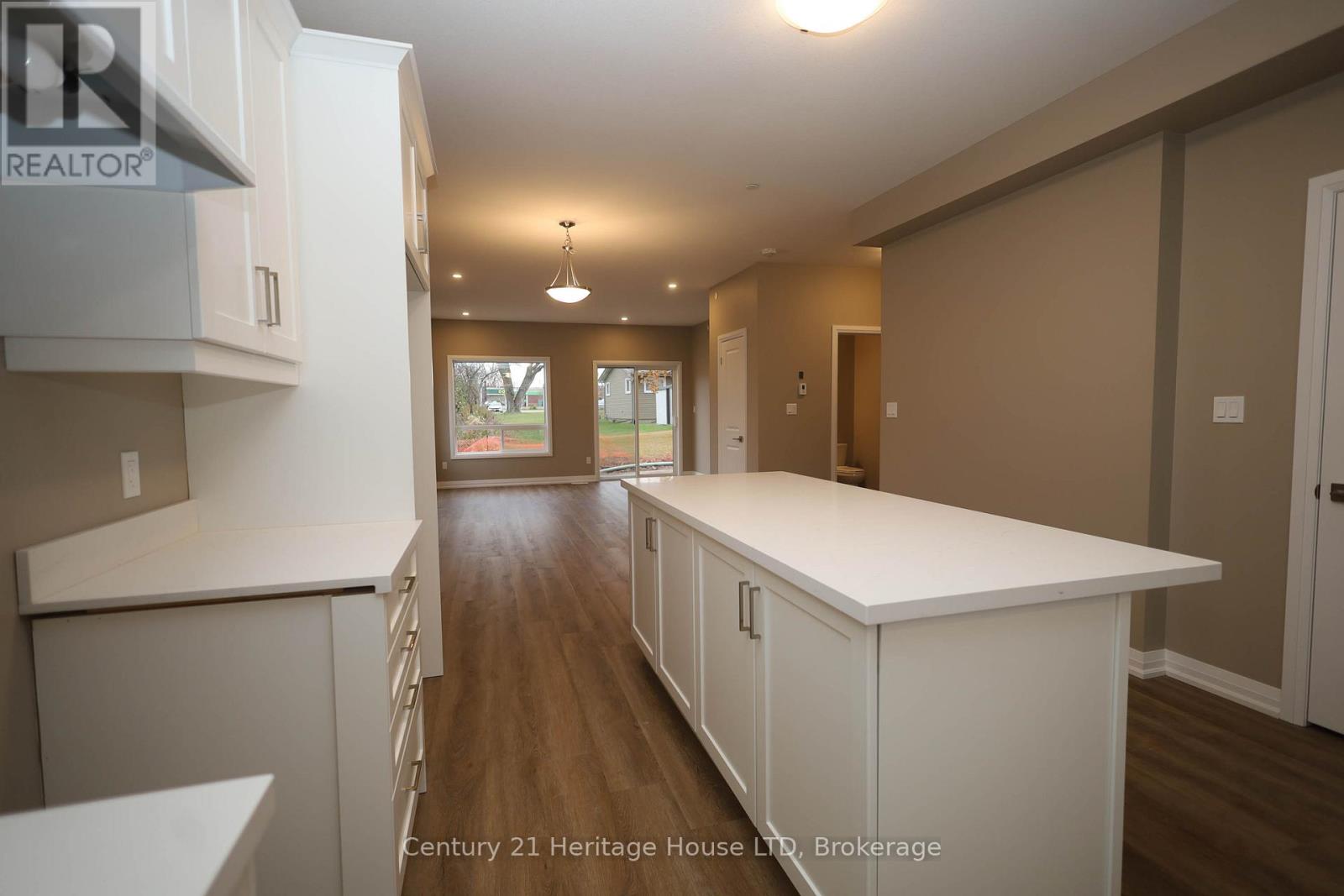 15 - 397 Garrison Road Property Photo 5