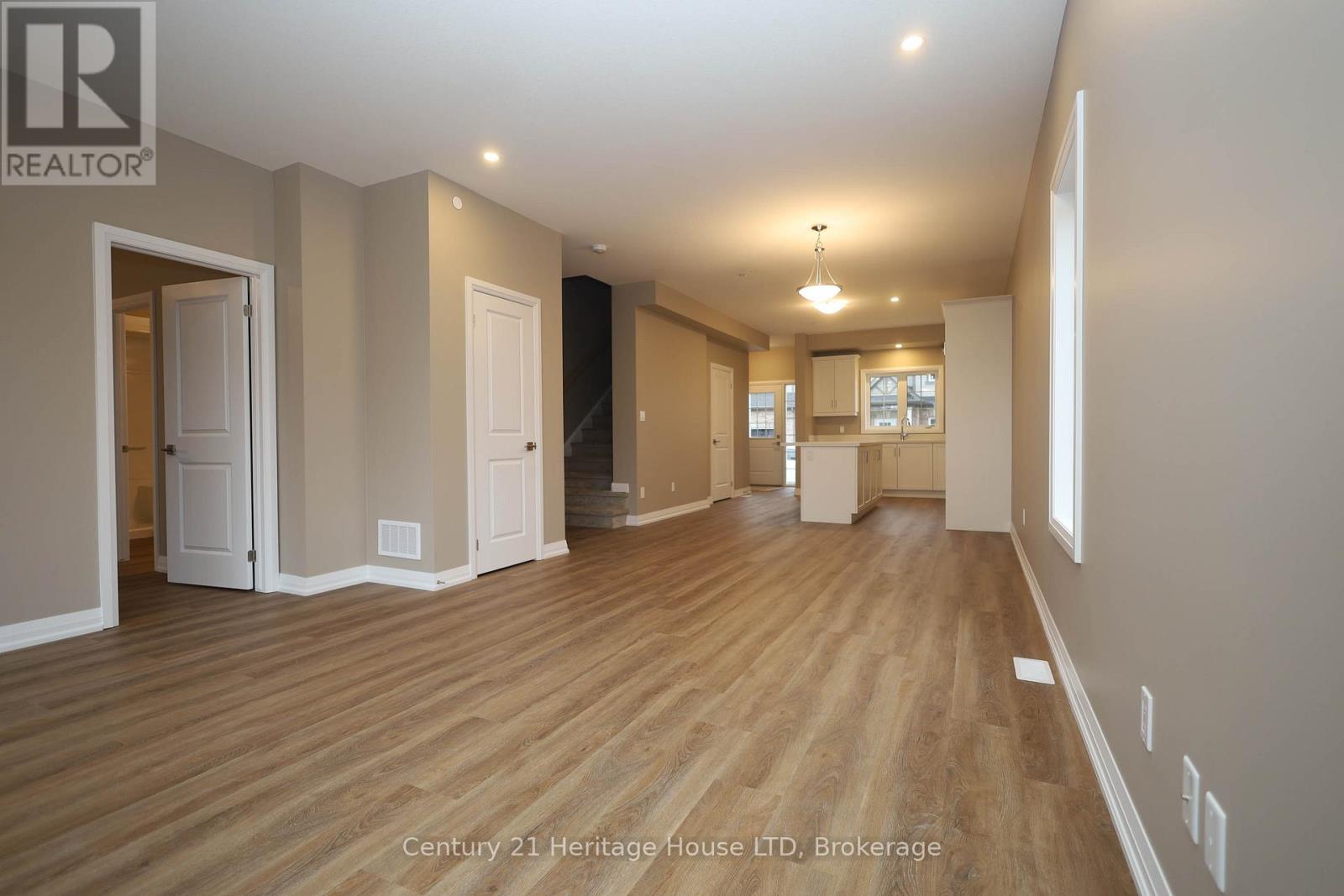 15 - 397 Garrison Road Property Photo 7