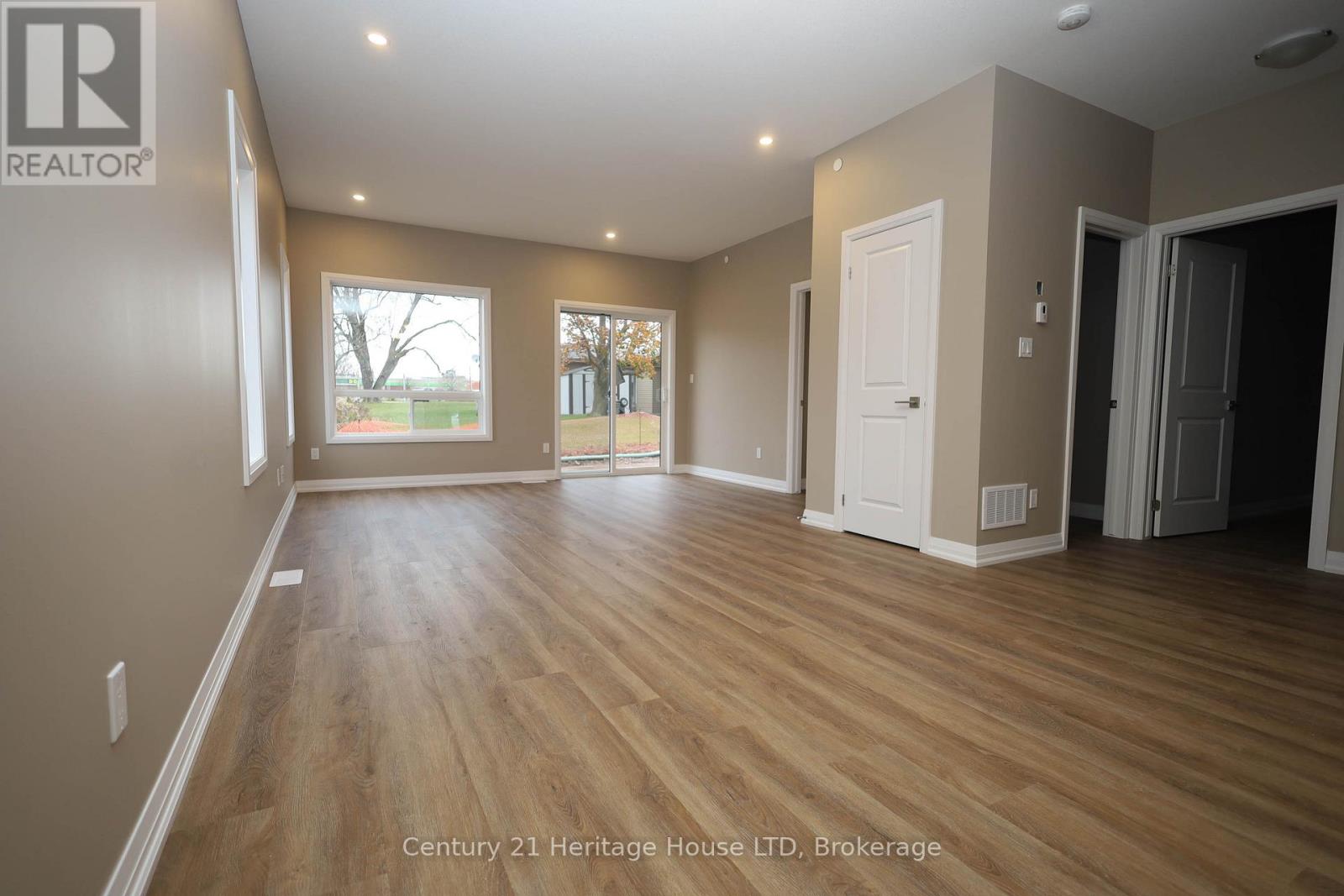 15 - 397 Garrison Road Property Photo 8
