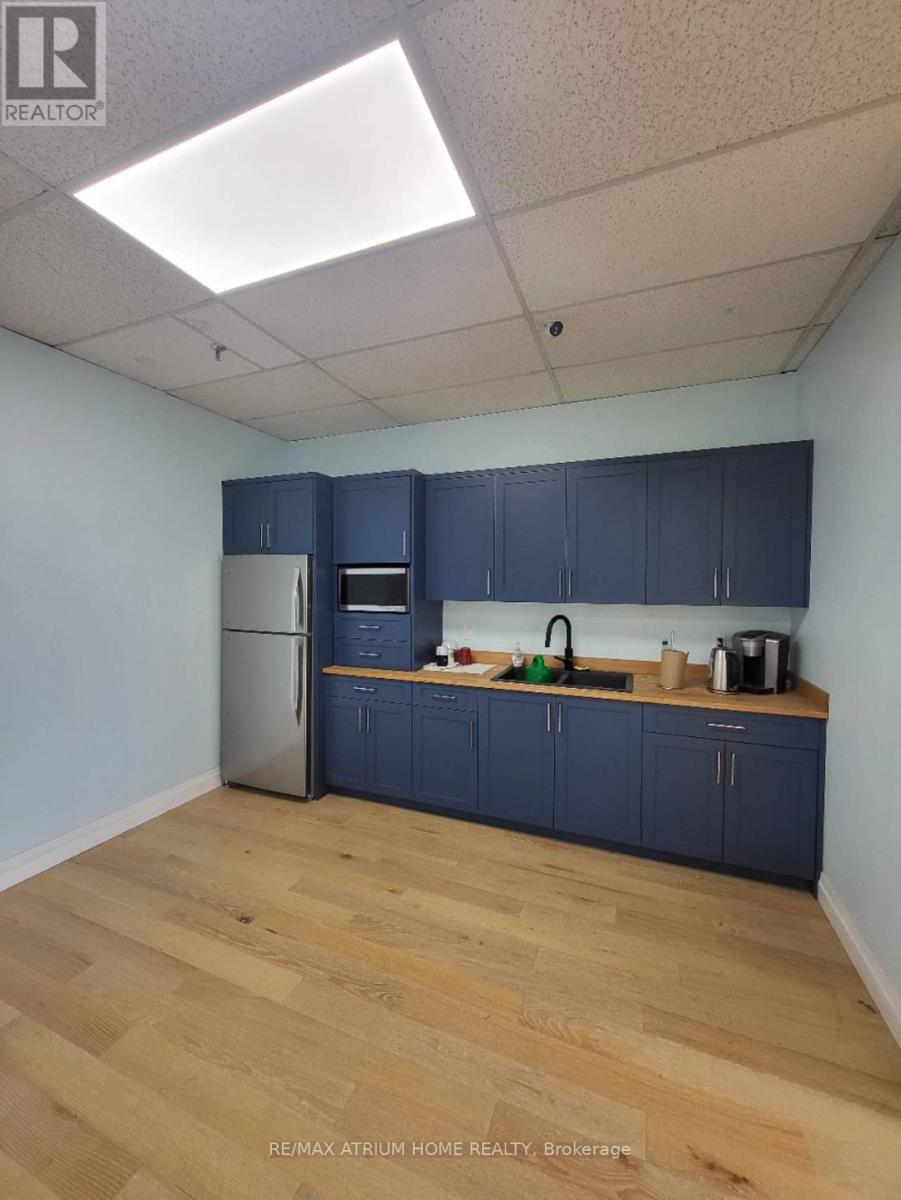 414 Croft Street E Property Photo 6