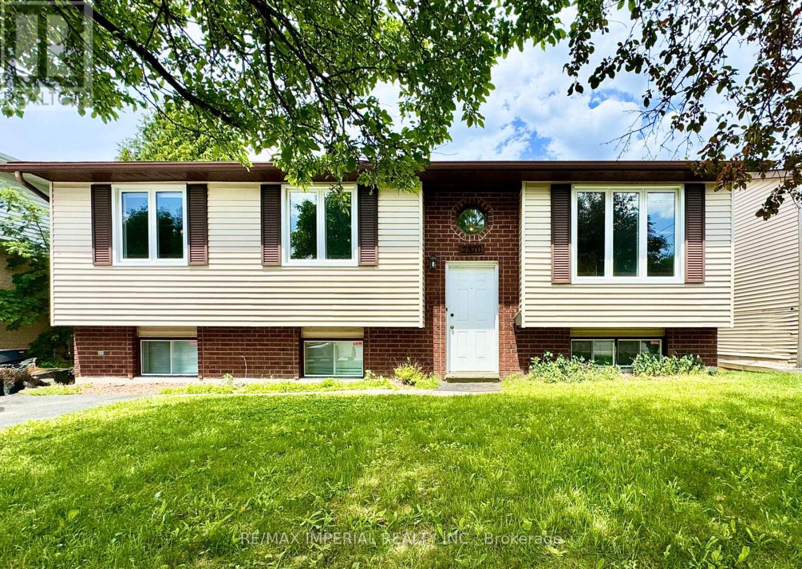 2870 Algonquin Road Property Photo