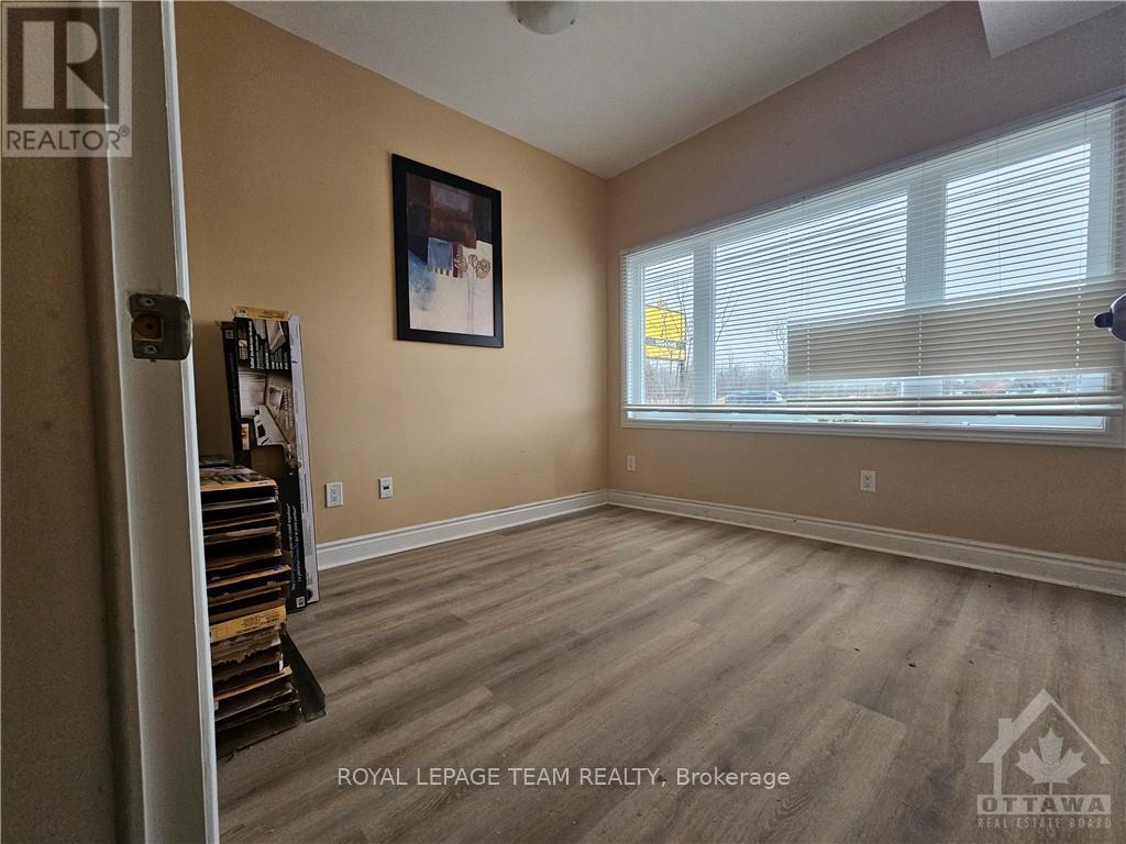 3 - 1439 Woodroffe Avenue Property Photo 3