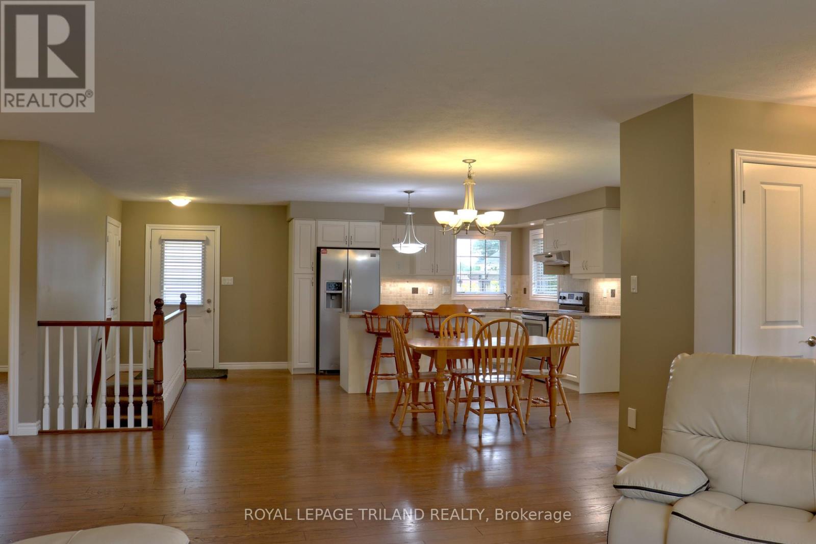 1052 Bay Street Property Photo 9