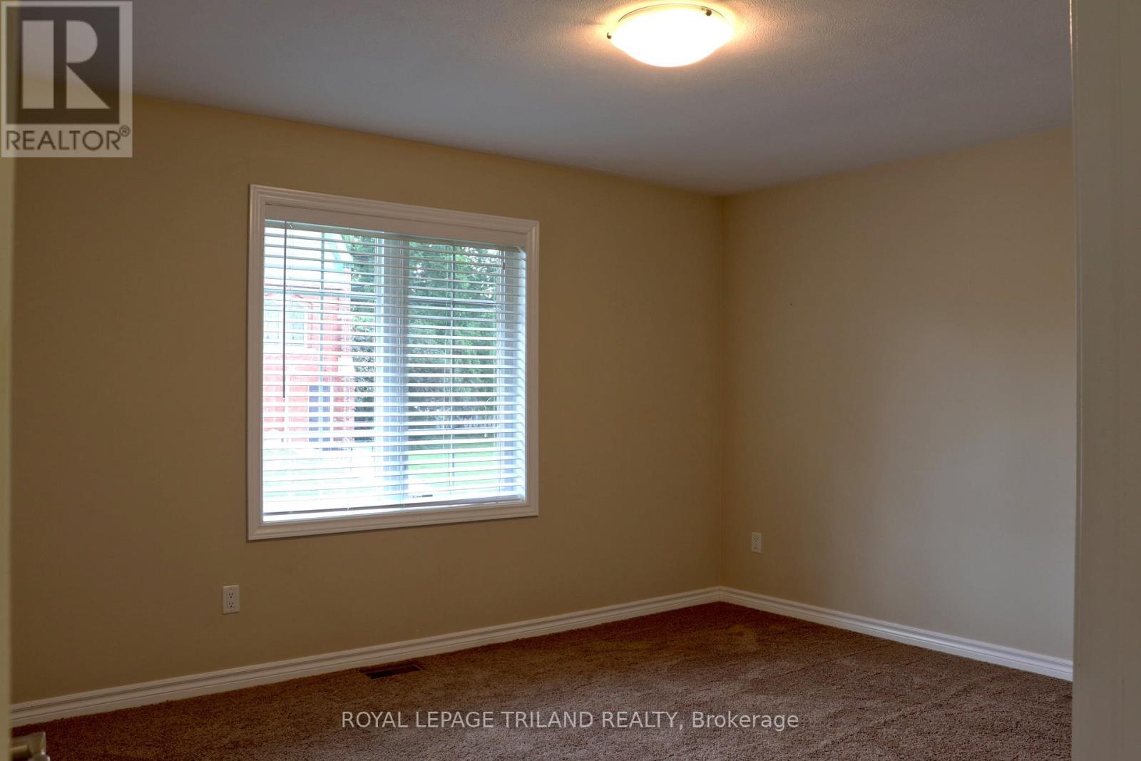 1052 Bay Street Property Photo 11