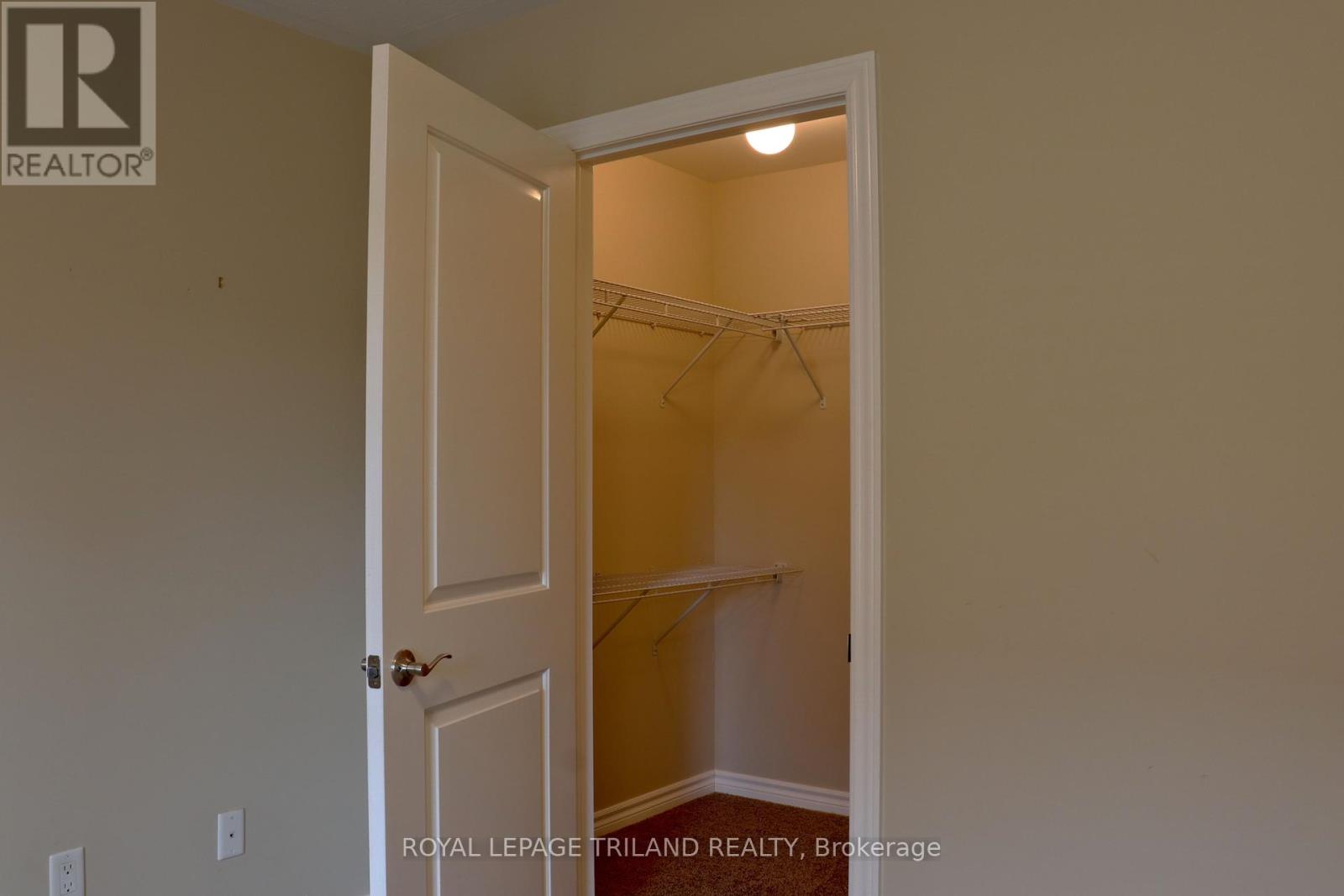 1052 Bay Street Property Photo 12