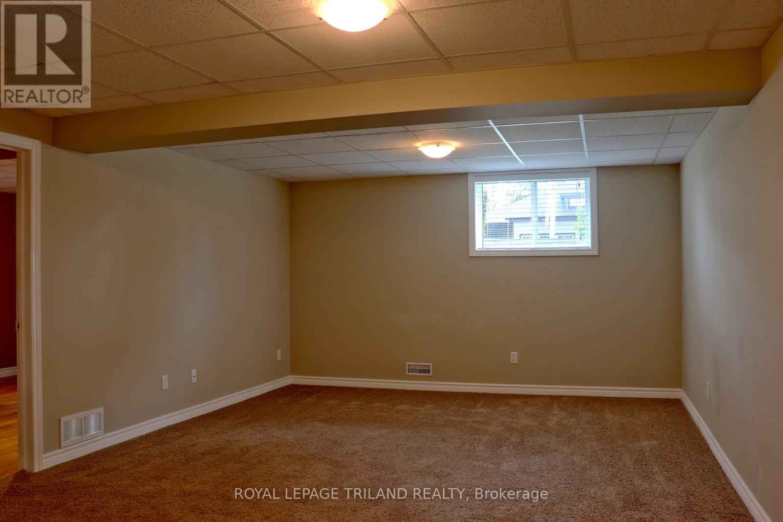 1052 Bay Street Property Photo 14