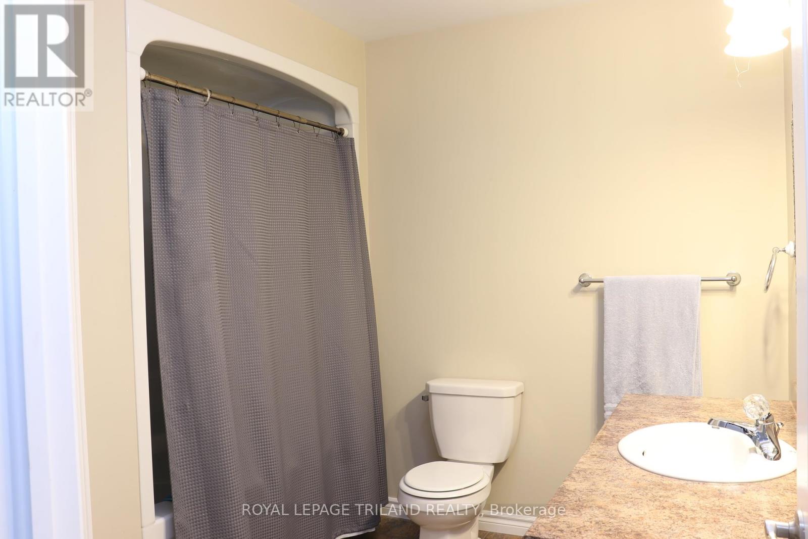 1052 Bay Street Property Photo 27