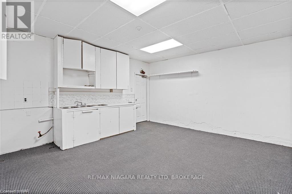 488 Grantham Avenue Property Photo 30