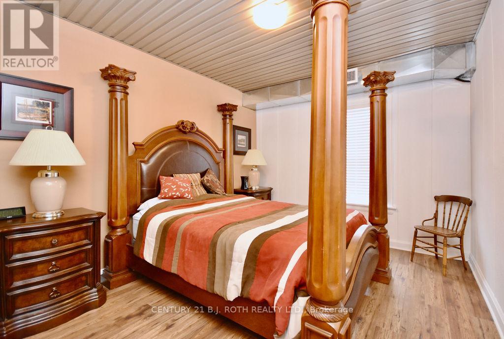 235 Muskoka Road S Property Photo 14