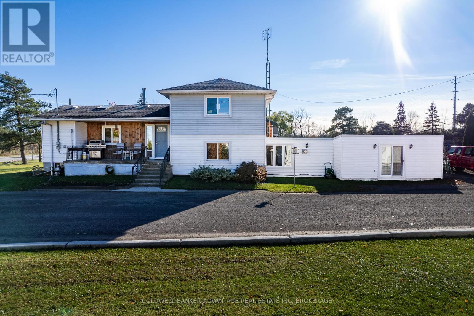 1563 Thompson Road Property Photo 4