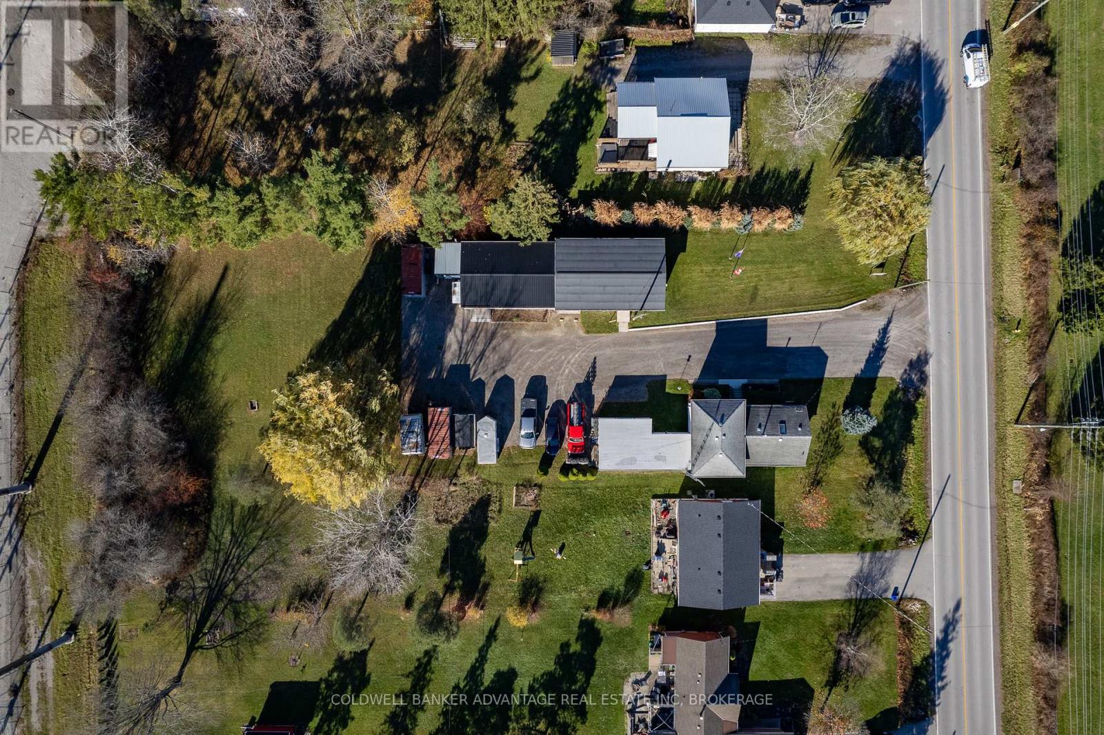 1563 Thompson Road Property Photo 10