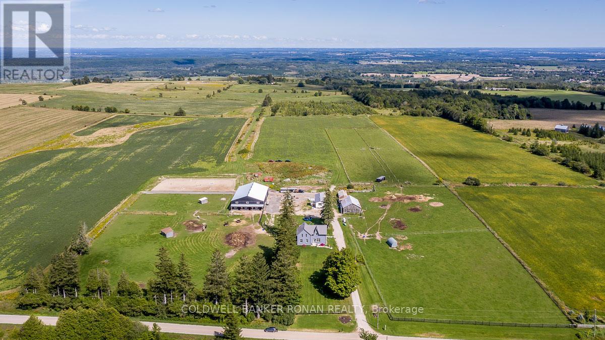 837147 4th Line E Property Photo 1