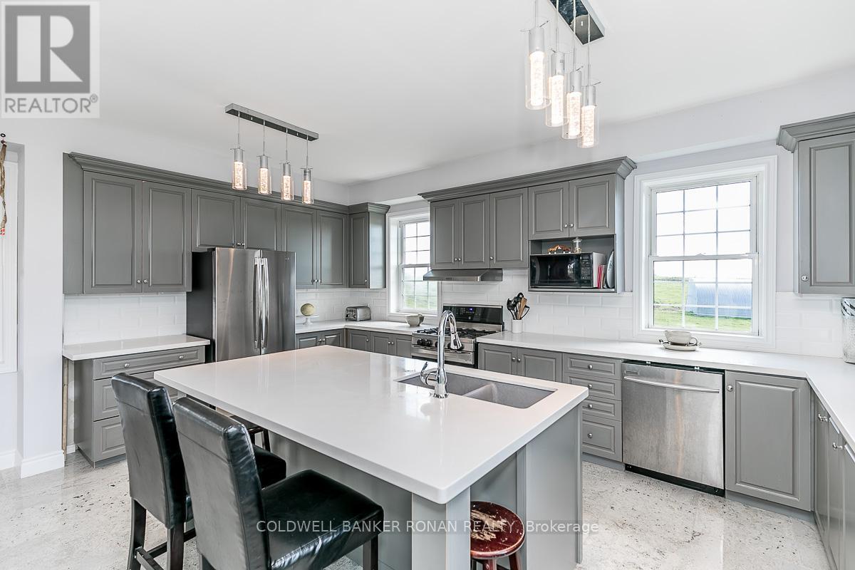 837147 4th Line E Property Photo 8