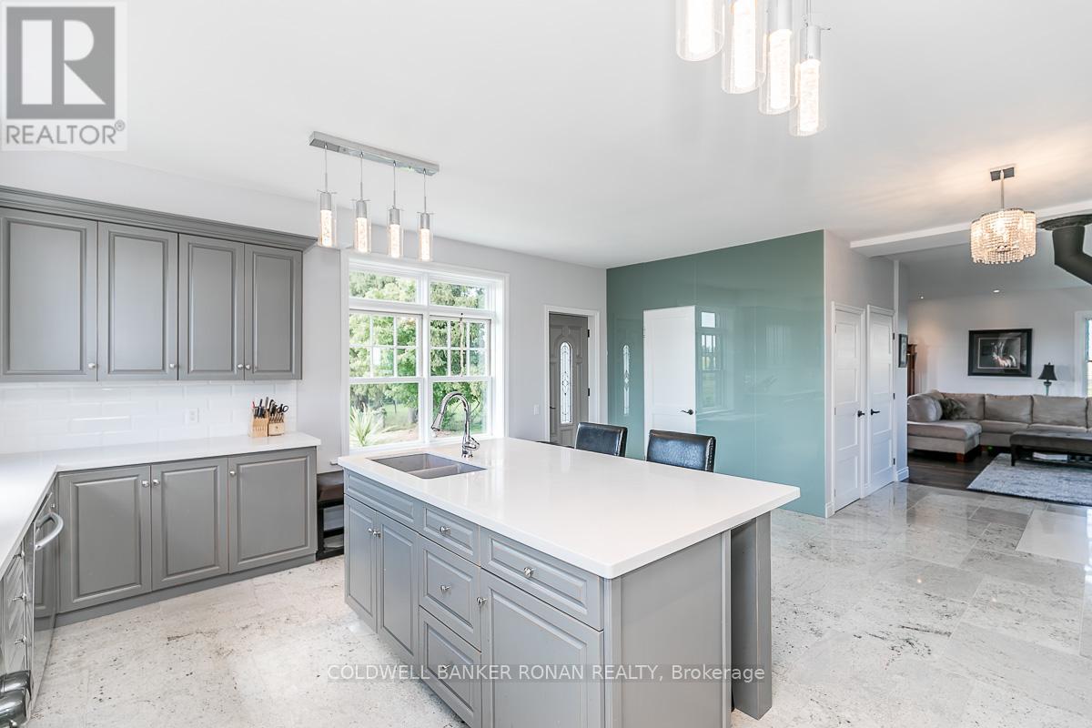 837147 4th Line E Property Photo 11