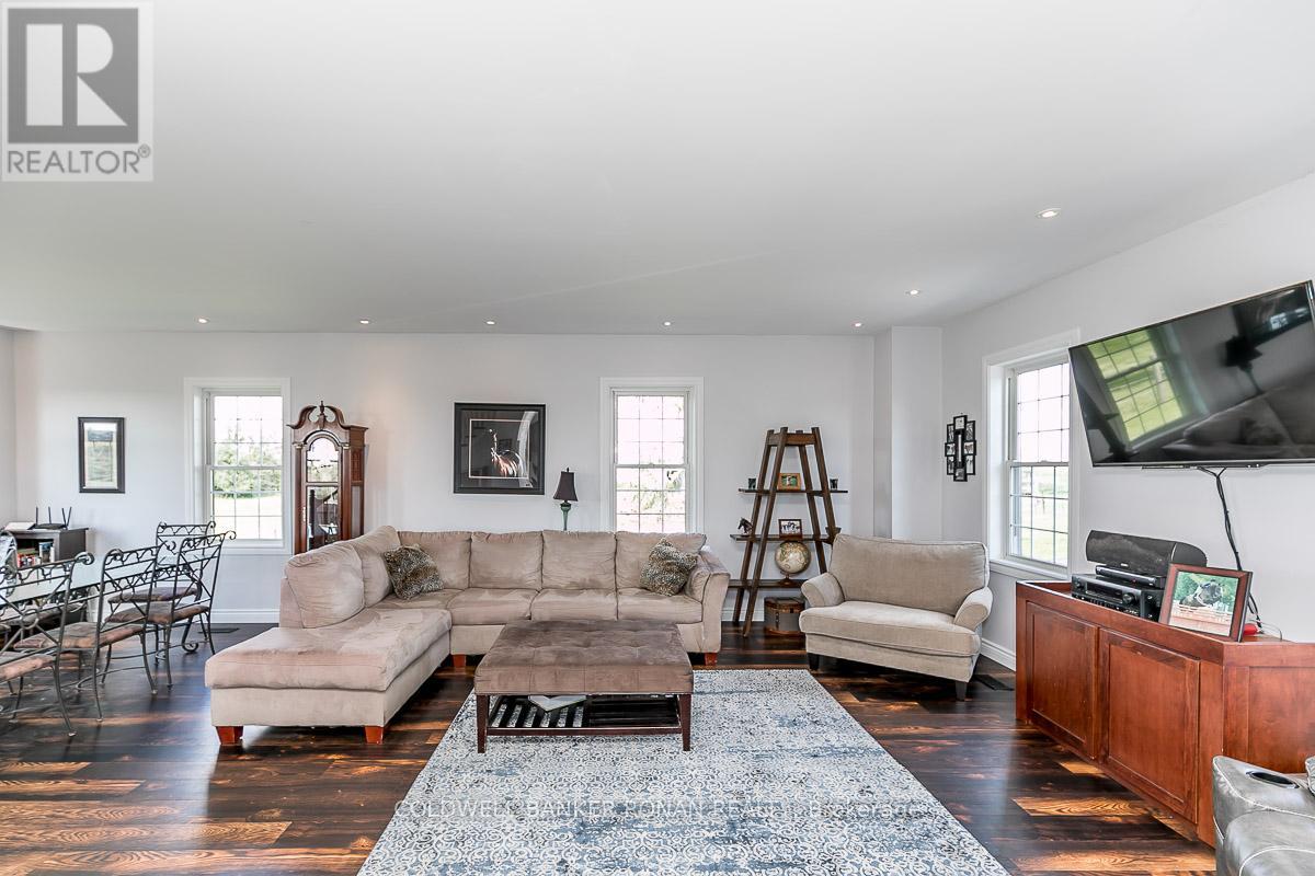 837147 4th Line E Property Photo 13