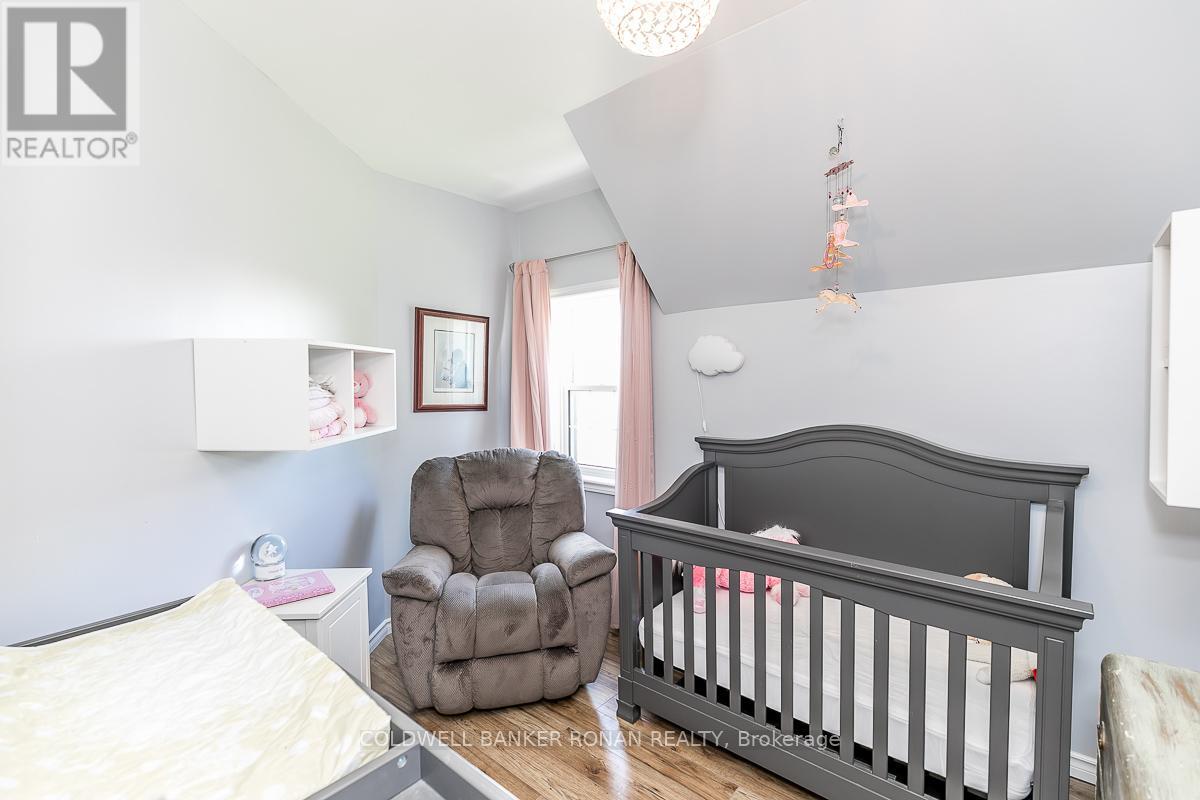 837147 4th Line E Property Photo 18