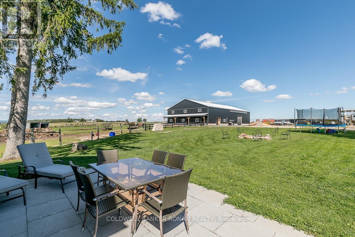 837147 4th Line E Property Photo 24